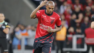 Athletico perde Fernandinho em duelo direto contra o Fluminense