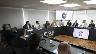Esperança de revolução no calendário morre na falta de ideias de dirigentes e CBF