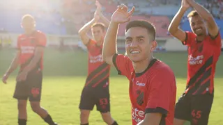 Benítez marca pela primeira vez e Walace ganha chance no Athletico
