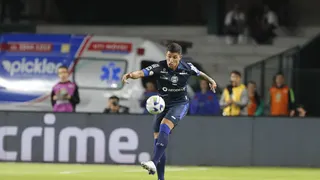 Coritiba encaminha venda de zagueiro ao futebol europeu; veja detalhes