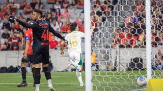 Crise do Athletico precisa ser estancada antes que seja tarde demais