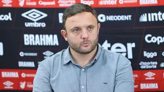 Diretor André Mazzuco é desligado do Athletico após quatro meses