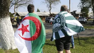 Reforço de aeroporto: torcida do Coritiba confia em Slimani como “salvador”