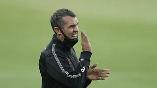 Lazaroni reconhece falhas do Athletico em empate frustrante