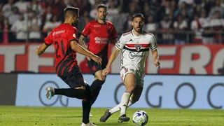 Vinicius Kauê estreia no Athletico em 2023 e vira opção para sequência de “decisões”
