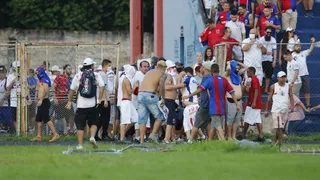 Paraná diz que vai identificar torcedores invasores: “Vamos responsabilizá-los”