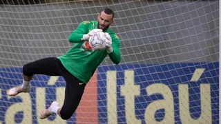 Com Weverton e já classificado, Brasil disputa a liderança contra a Colômbia
