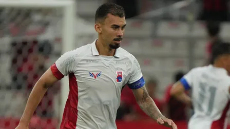 Paraná Clube contrata ex-zagueiro do Santos e fecha retorno de volante após um ano
