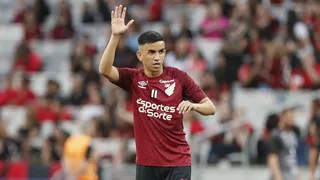 Cuca responde se atacante que custou quase R$ 15 milhões pode sair do Athletico