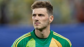 Ex-Athletico, goleiro Bento recebe proposta de clube da Premier League