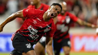 Aposta frustrada do Athletico é apresentada por clube estrangeiro