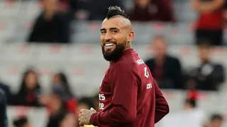 Vidal celebra conquista do Fla na Libertadores 2022 e irrita torcida do Athletico