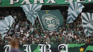 Coritiba completa três meses sem vencer no Couto e liga alerta