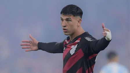 Expulsão de Esquivel escancara fragilidades do Athletico contra o Grêmio
