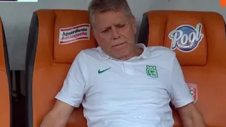 Paulo Autuori dormiu no banco de reservas? Situação gera polêmica no Peru
