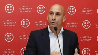 Fifa abre processo disciplinar contra Rubiales após jogadora pedir “medidas exemplares”