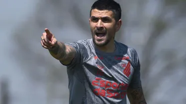 Barato saiu caro? Reforços a “custo zero” somem no Athletico