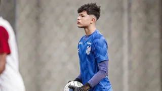 Dispensado pelo Athletico, Bruninho Samudio é convocado para a seleção
