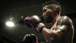 Abner Teixeira derrota britânico e fica a uma vitória da medalha no boxe