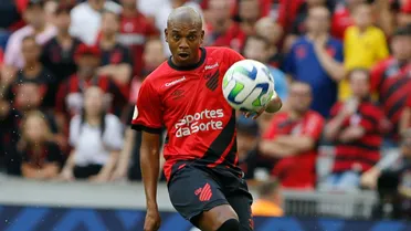Athletico tem retornos de Fernandinho e mais três contra o Londrina; veja lista