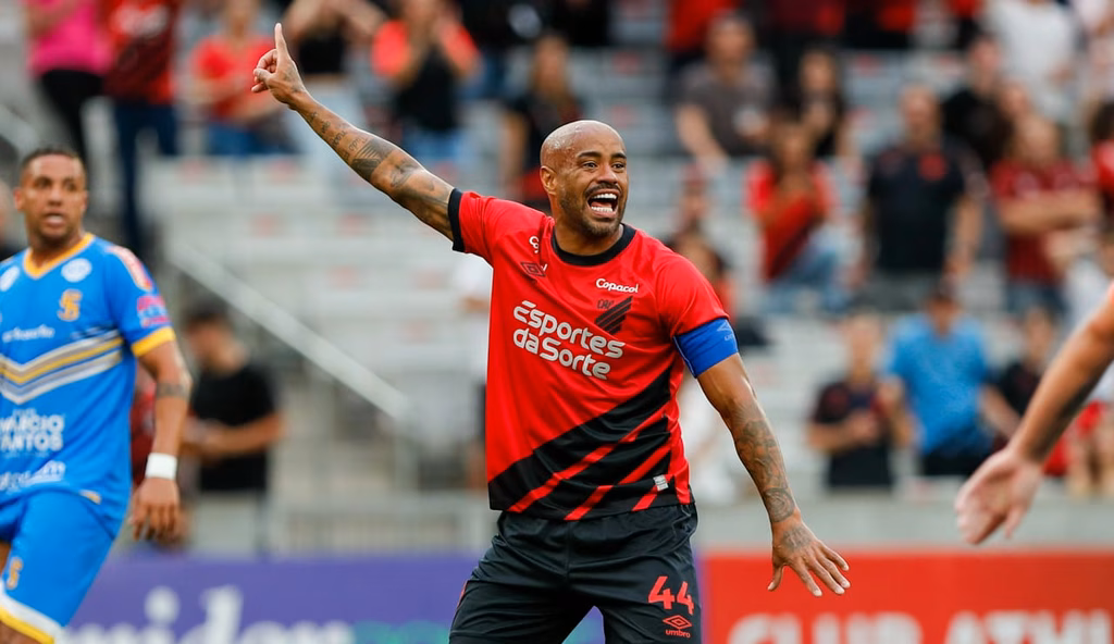 Thiago Heleno, zagueiro do Athletico