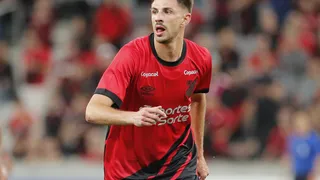 Após estar fora dos planos, Cuca explica volta de atacante contestado