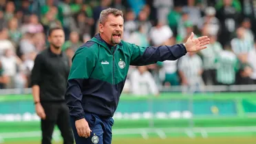 Técnico do Coritiba abre o jogo sobre reforços: “situações pontuais”