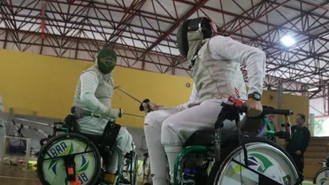 Curitiba recebe torneio de esgrima que une atletas olímpicos e PCDs