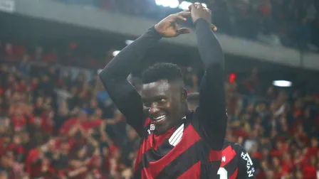 “Muita gente menospreza”: Viveros celebra fase do Athletico e minimiza ausência na Copa