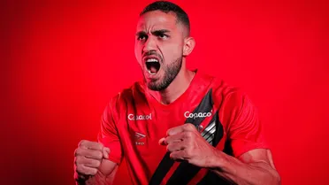 Ex-Atlético-MG, Palmeiras e São Paulo, centroavante fecha com o Athletico