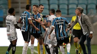 Em jogo tenso, Grêmio empata com o Santos com pênalti nos minutos finais
