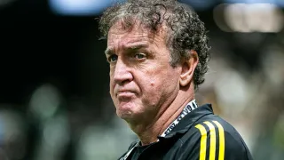 Ex-Athletico, Cuca fracassa e Atlético-MG entra em contato com novo treinador