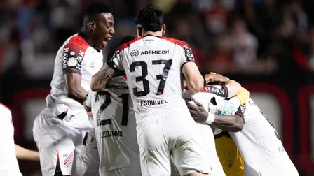 Goleiro Santos brilha nos pênaltis e coloca o Athletico nas oitavas da Copa do Brasil
