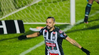 Com um a mais, Operário vence Cruzeiro e assume vice-liderança da Série B
