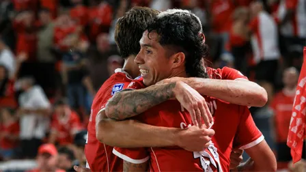 Ex-Athletico condenado por homicídio vira camisa 10 do maior campeão da Libertadores