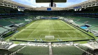 Abel reforça que gramado sintético do Allianz precisa de manutenção: “Prejudicial ao Palmeiras”
