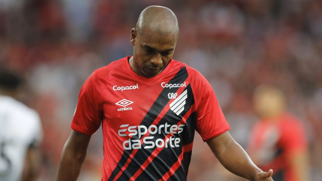 fernandinho-fim-concentracao-athletico