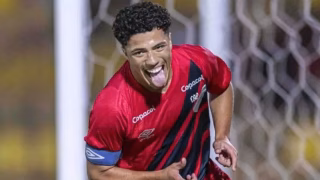 Promessa da base e filho de ídolo deixa o Athletico e fecha com clube da Série B