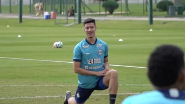 Zagueiro do Coxa comenta convocação “surpresa” para a Copa do Mundo