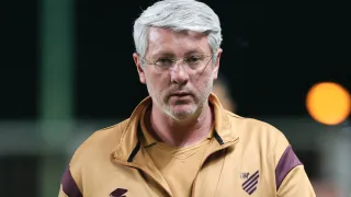 Athletico tropeça de novo: está na hora de cobrar a conta de Odair Hellmann