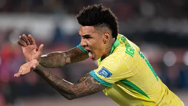 Igor Jesus festeja gol em estreia pela seleção brasileira; Abner vai bem no ataque