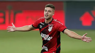 Athletico perto de ficar em definitivo com artilheiro do time na temporada