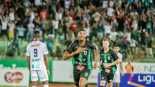 Maringá vence o Cianorte, iguala pontuação do adversário e sobe na tabela