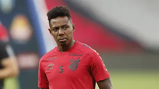 Sem acordo, Athletico anuncia a saída do volante Wellington