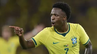 Brasil vence com reservas em destaque e deixa lições para a Copa