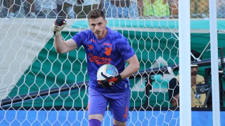 Com iminente saída de Bento, Cuca fala sobre futuro na meta do Athletico
