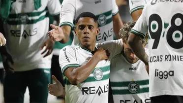 Reforço estreia como titular, Gelado marca e laterais do Coritiba ganham elogios