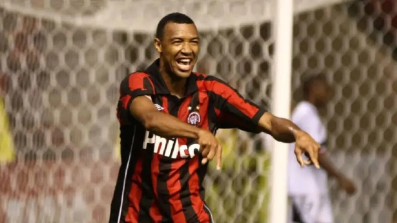 lucas-severino-athletico