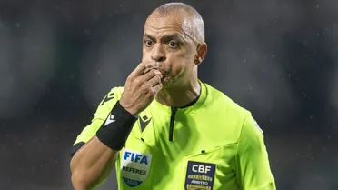 Áudio do VAR revela posição da arbitragem em pênalti polêmico contra o Coritiba