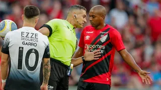 “Situação não é tão ruim”, ameniza Fernandinho após sequência do Athletico